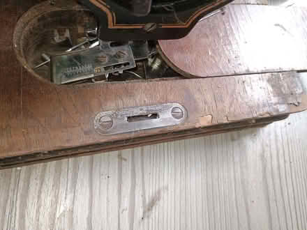 Photo of free Hand crank sewing machine (needs fixing) (Frankley B45) #2