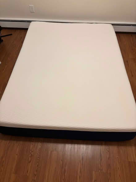 Photo of free Mattress Firm Queen Hybrid Mattress (Mission Hill) #3