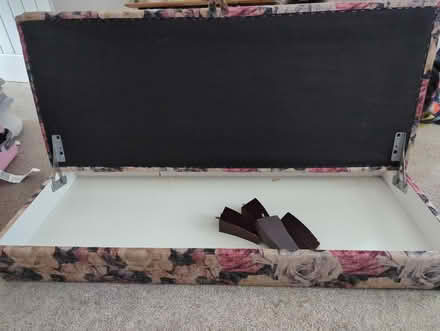 Photo of free Storage pouffe (WA6 Helsby) #2