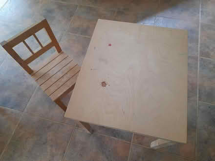 Photo of free Bwrdd a chadair plentyn / Child's table and chair (Bangor LL57) #1