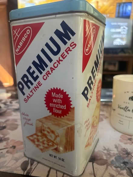 Photo of free Old cracker container (South Elgin) #1