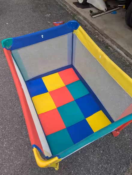 Photo of free Pop up cot (Hugus TR3) #3