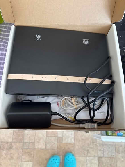 Photo of free HUAWEI 4G router & cable (Far Bletchley MK3) #2