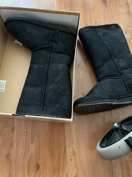 Photo of free Emu boots (Sw19 Colliers Wood) #2