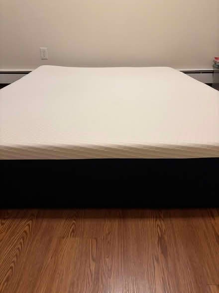 Photo of free Mattress Firm Queen Hybrid Mattress (Mission Hill) #2