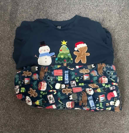 Photo of free Ladies pyjamas size 16-18 (Me58en) #1