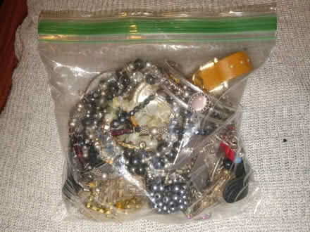 Photo of free bag of jewelry (Northeast) #1