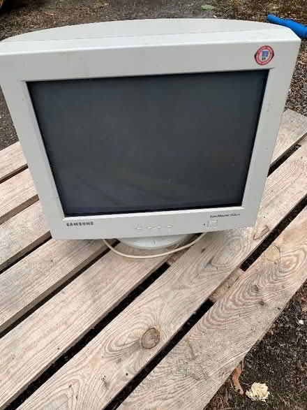 Photo of free Samsung monitor (Presteigne LD8) #1
