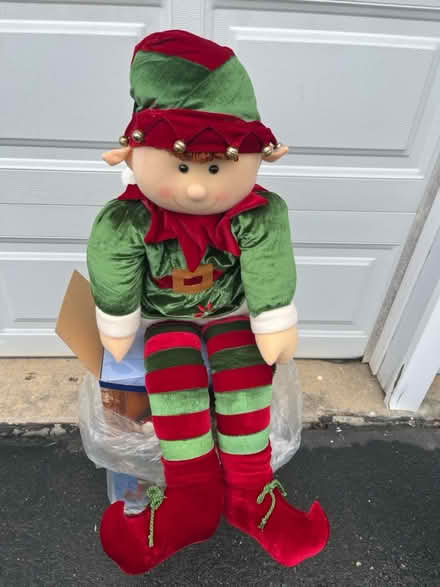 Photo of free Shelf sitter (Montgomeryville) #1