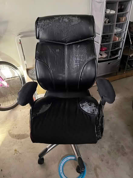 Photo of free Black office chair (Warren, NJ) #1