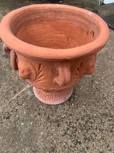 Photo of free Heavy duty ceramic pot (Harrietsham ME17) #1