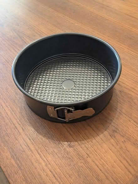 Photo of free Springform Pan (Mill Valley (East Blithedale)) #1