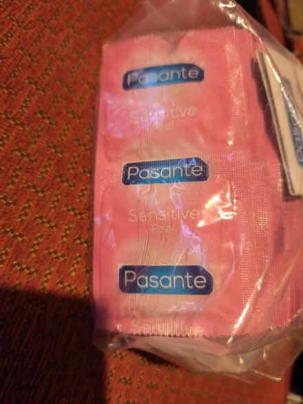 Photo of free Sealed 72 Pasante Sensitive Feel condoms (Church RG2) #2