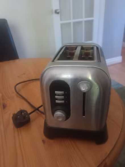 Photo of free 2 slot metal toaster (Ipswich, IP4) #2
