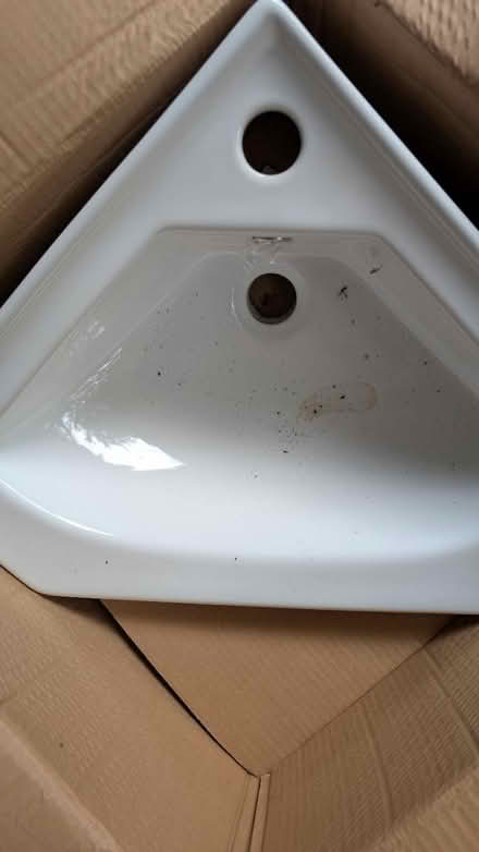 Photo of free Corner Basin (Sulhamstead, RG7) #2