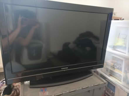 Photo of free Toshiba 32bv700b TV (Gosport PO13. BRIDGEMARY) #2
