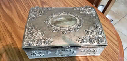 Photo of free 'Antique' Jewelry / Trinket box (Carol Stream, IL) #1