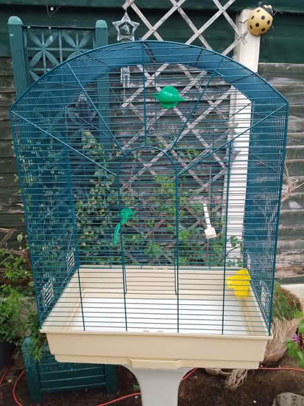Photo of free Bird Cage On Stand (clayhill CH64) #4