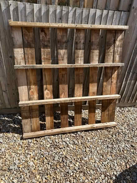 Photo of free Wooden pallet (Salvington bn13) #1