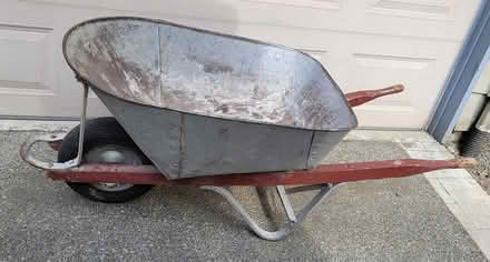 Photo of free Large vintage wheelbarrow (Bellevue-Redmond) #1