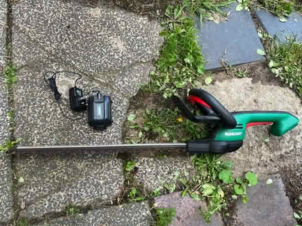 Photo of free Hedge trimmer with dodgy battery (Ochiltree KA18) #1