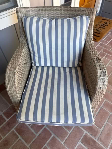 Photo of free Outdoor wicker chairs - need repair (Willow Glen) #1