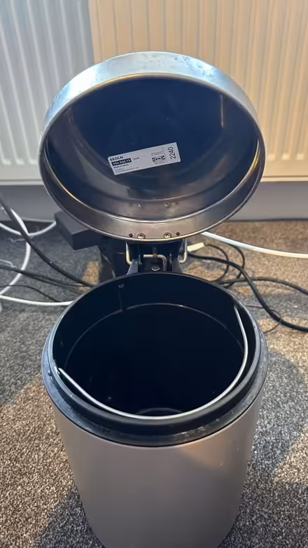 Photo of free Bathroom Pedal Bin (Merton SW19) #2