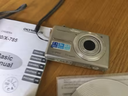 Photo of free Bundle of old cameras (Sandown PO36) #1