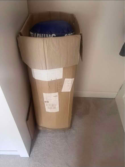 Photo of free Boxing bag new with brackets (Walkley S6) #1