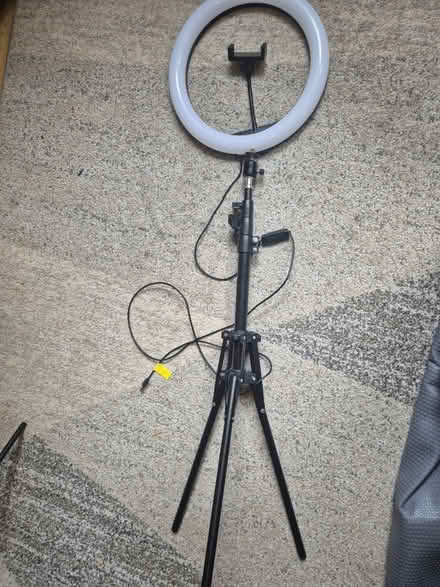 Photo of free Ring light w tripod/phone stand (SE15) #1