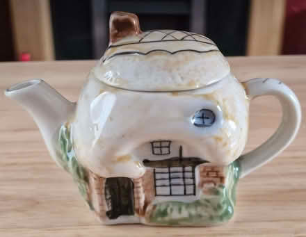 Photo of free Decorative Tea-Pot (Lower Place OL16) #1