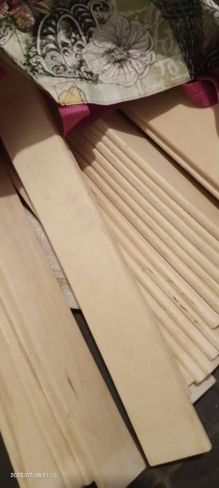 Photo of free 24 slats (PR2 Preston) #1