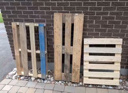 Photo of free wood pallets (near 2820 Springland Dr,) #1