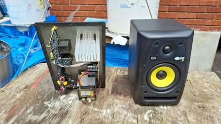 Photo of free Powered speakers broken (Westboro, 262 Duncairn Ave.) #2