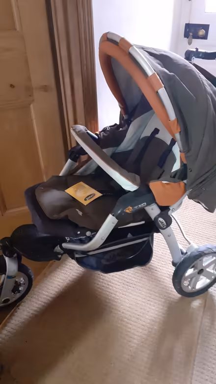 Photo of free Pushchair (Horsham Sx near station) #1