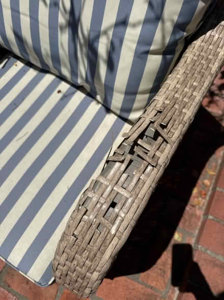 Photo of free Outdoor wicker chairs - need repair (Willow Glen) #4