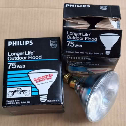 Photo of free Light bulbs! #3/7 floods/reflectors (Davis/Teele Square area) #3