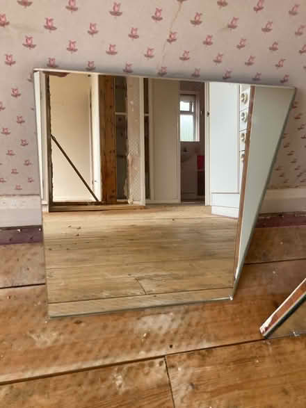 Photo of free Mirror (Milton Malsor) #1