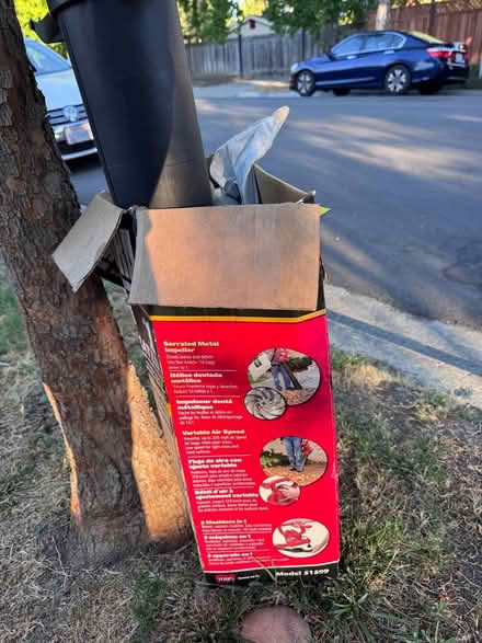 Photo of free Electric leaf blower (Del Prado neighborhood 94566) #2