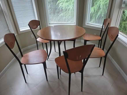 Photo of free Table and 5 chairs (Bull Mountain, Tigard) #1
