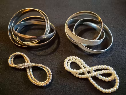 Photo of free Jewellery Sets (Balham SW17) #2