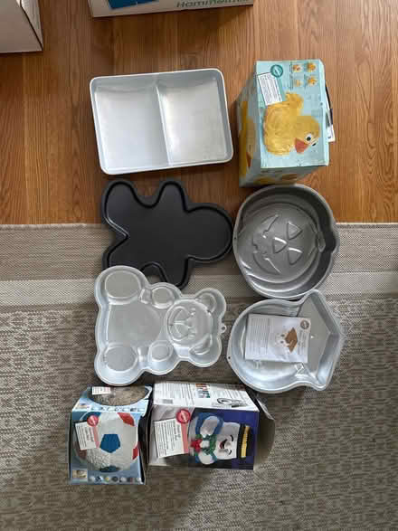 Photo of free Themed baking pans (Hartsdale) #1