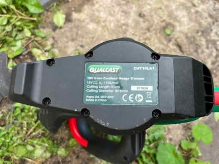 Photo of free Hedge trimmer with dodgy battery (Ochiltree KA18) #3