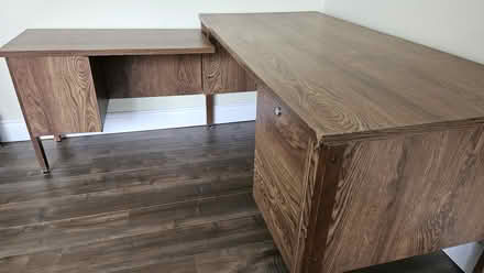 Photo of free Solid desk very good condition (clarkson lorne park area) #2