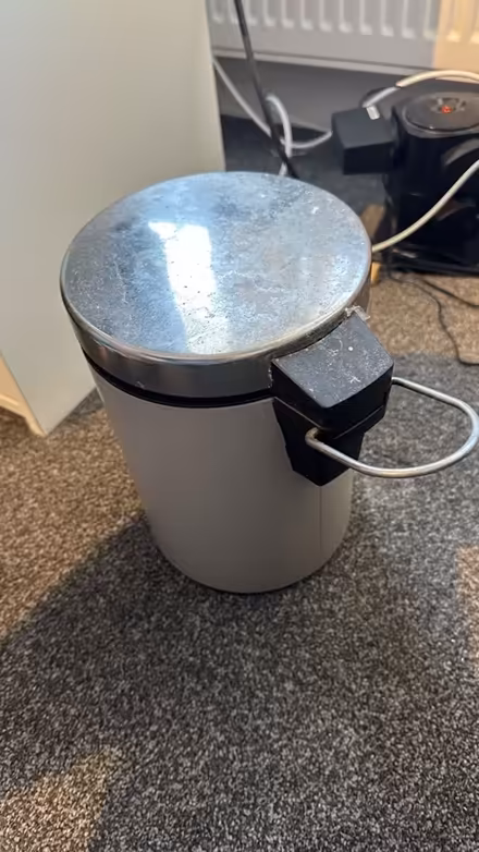 Photo of free Bathroom Pedal Bin (Merton SW19) #3