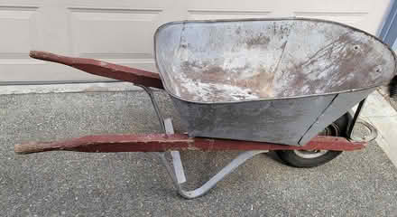 Photo of free Large vintage wheelbarrow (Bellevue-Redmond) #4