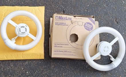 Photo of free Many light bulbs #7/7 miscellaneous (Davis/Teele Square area) #1