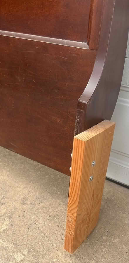 Photo of free Queen sleigh bedframe (Raritan NJ) #4