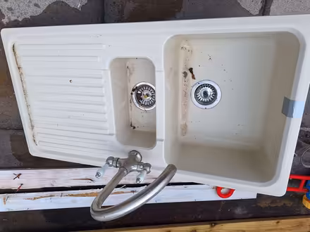 Photo of free sink and drainer (Coburgh Corner TQ13) #1