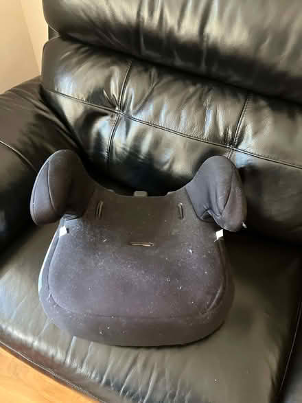 Photo of free Booster seat (Oakwood Park N14) #1